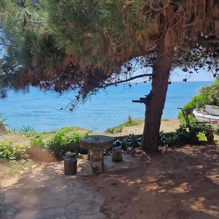 Дом отдыха Joanna-thanos Beachfront Agios Matthaios (Corfu)