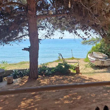 בית נופש Joanna-thanos Beachfront Ágios Matthaíos