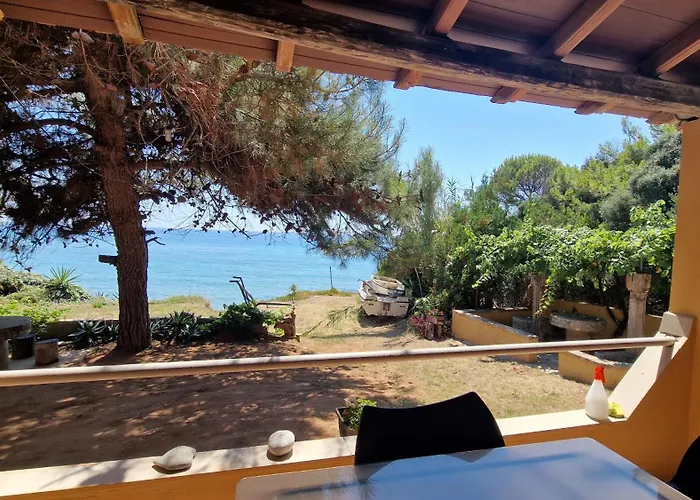 Semesterbostad Joanna-thanos Beachfront Ágios Matthaíos
